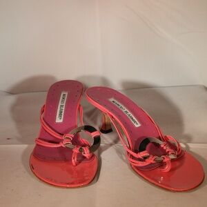 Manolo Blanik pink patent leather low heel sandal - S 37.5